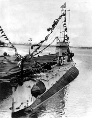 U.S.S. O-9 SS70, image courtesy U.S. Naval History and Heritage Command.